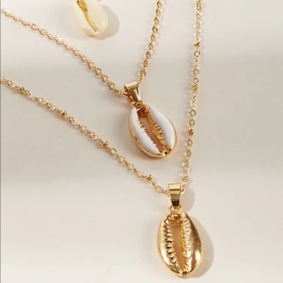 LAST ONE Layered Cowrie Shell Necklace Set - Picture 5 of 5